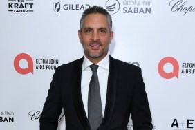 Mauricio Umansky posing in a black suit